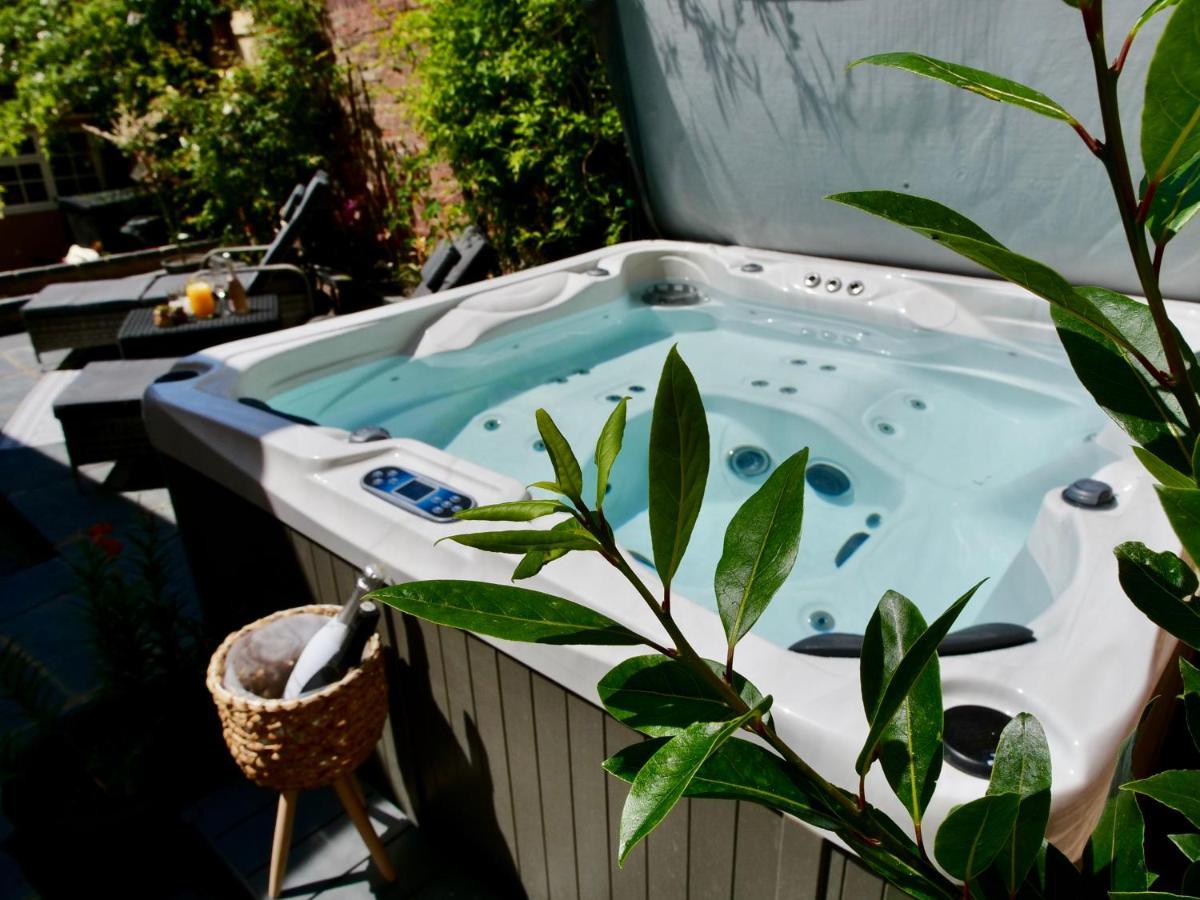 Luxury 9 Bed Manor House Hot Tub Cinema Room Skytv Saffron Walden Eksteriør bilde