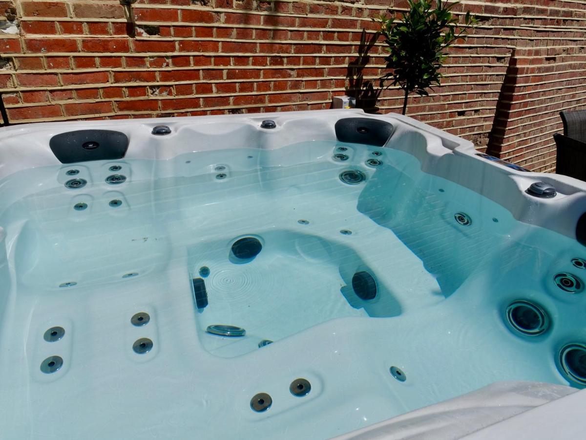 Luxury 9 Bed Manor House Hot Tub Cinema Room Skytv Saffron Walden Eksteriør bilde