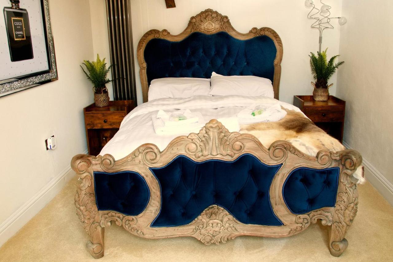 Luxury 9 Bed Manor House Hot Tub Cinema Room Skytv Saffron Walden Eksteriør bilde